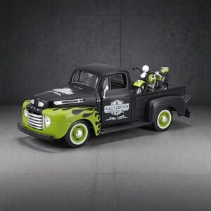 Maisto Harley Davidson 1:24 1948 Ford F-1 Pickup & FL Panhead Set - Collectible